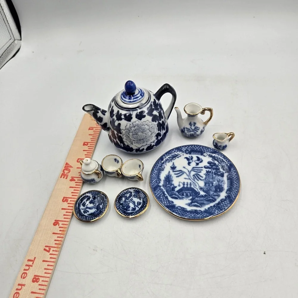 Vtg Miniature Ceramic Tea Set 9 pcs BLUE WILLOW Blue & White w Gold Trim EXC